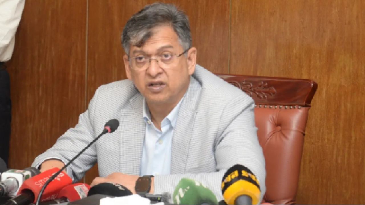 বেনজীরকে ফেরাতে আমিরাতে নথি পাঠানো হয়েছে: স্বরাষ্ট্রমন্ত্রী