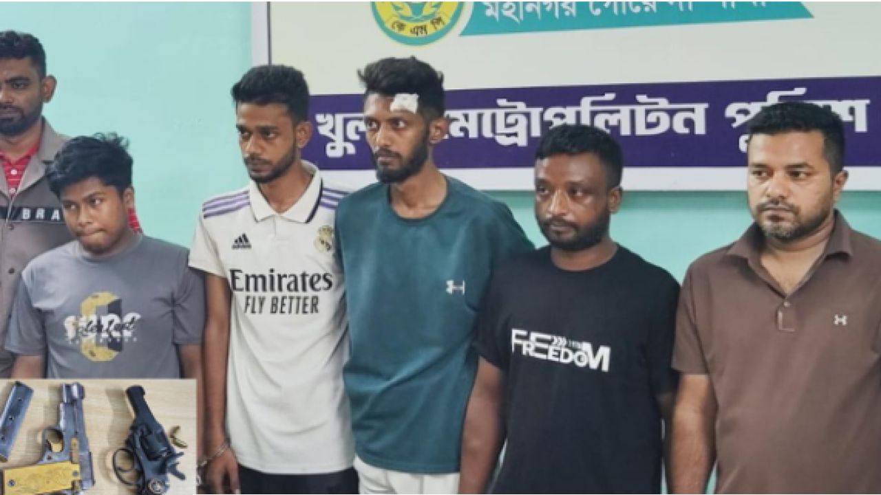 খুলনার শীর্ষ সন্ত্রাসী তুষার শিকদারসহ ৫ জন অস্ত্রসহ গ্রেপ্তার