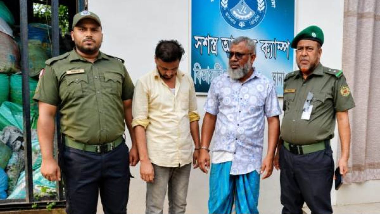 দালালমুক্ত বিআরটিএ গড়তে অনড় আনসার সদস্যরা: কাফরুলে দুই দালাল আটক, ১ মাসের কারাদণ্ড