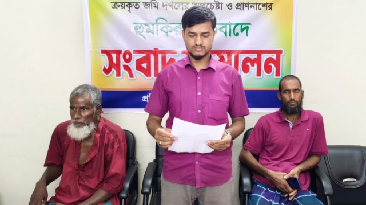 হোমনায় ক্রয়কৃত জমি দখলের অপচেষ্টা ও প্রাণনাশের হুমকির অভিযোগ