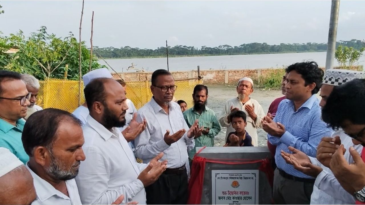 ঝালকাঠিতে পৌর কবরস্থান-৫ এর উদ্বোধন