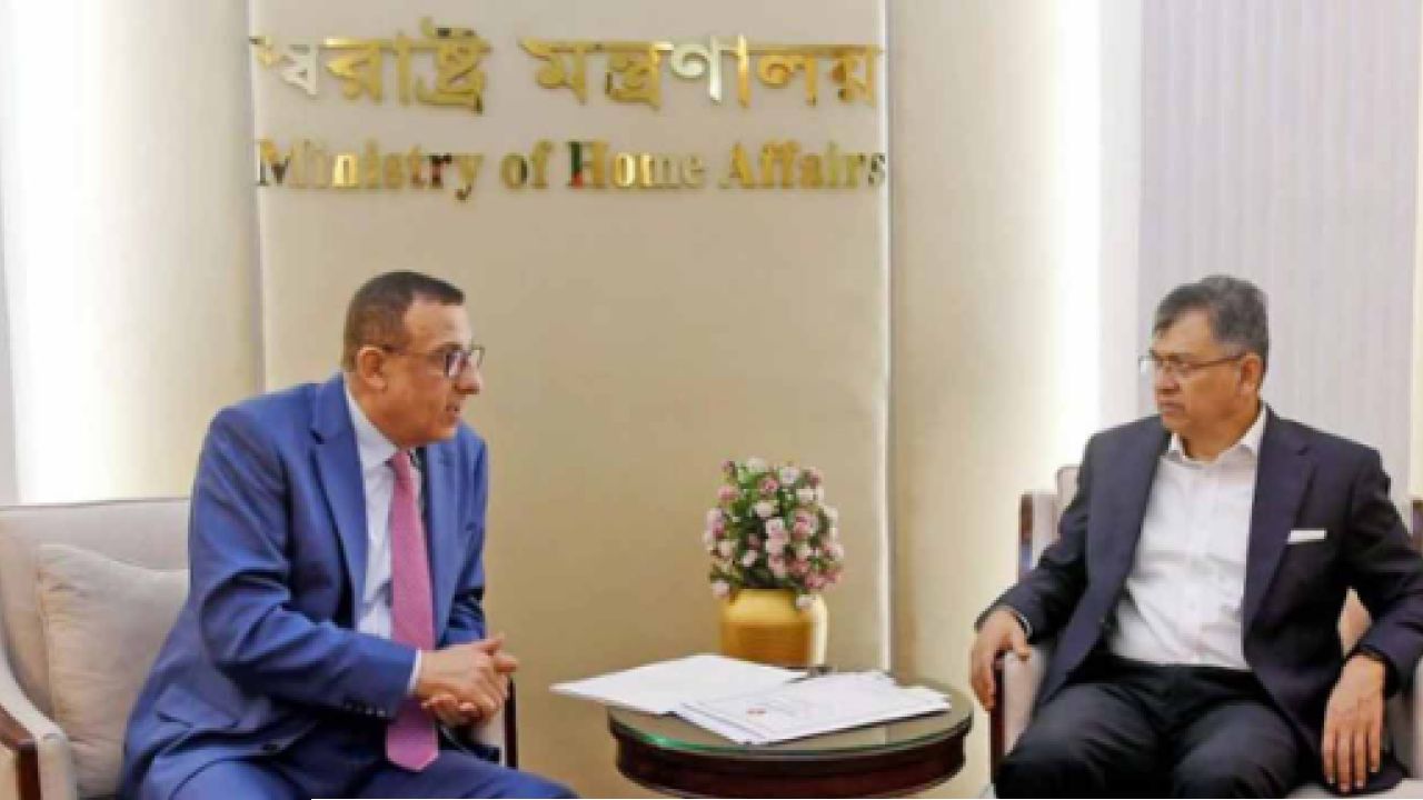 স্বরাষ্ট্রমন্ত্রীর সঙ্গে ফিলিস্তিনের রাষ্ট্রদূতের সাক্ষাৎ