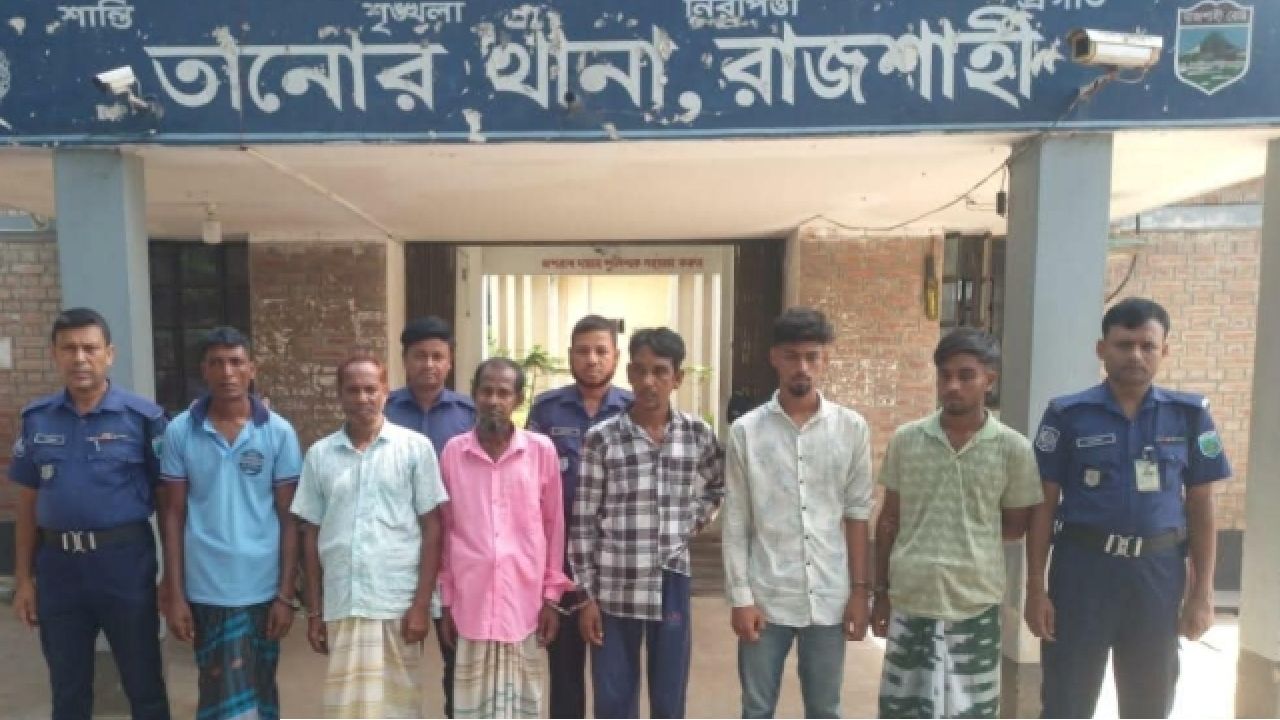 তানোরে মাদক ব্যবসায়ীসহ ওয়ারেন্টভুক্ত আসামী গ্রেফতার 