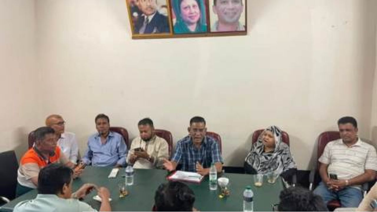 ​খুলনায় মহানগর বিএনপির উদ্যোগে বিভিন্ন থানার নেতৃবৃন্দের জরুরি মতবিনিময় সভা অনুষ্ঠিত