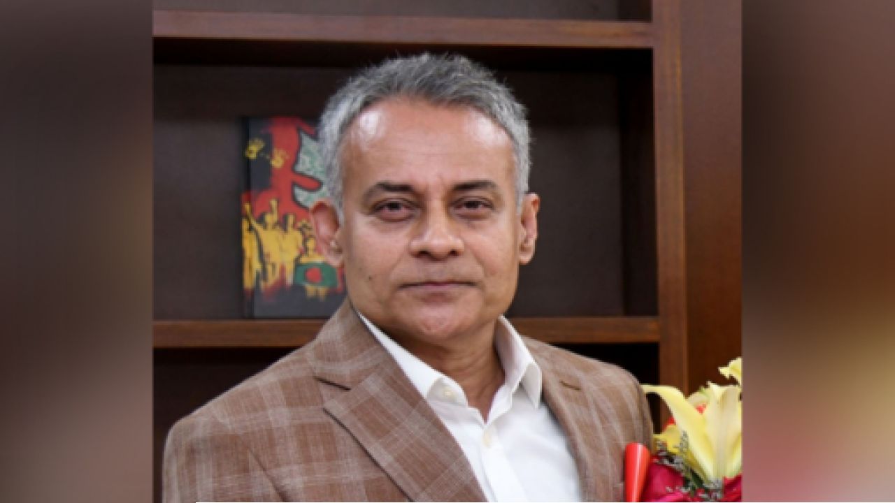সড়ক পরিবহন ও সেতু, রেলপথ এবং নৌপরিবহন মন্ত্রী শেখ রবিউল আলম এর সঙ্গে যুক্তরাজ্যের পরিবহন মন্ত্রীর বৈঠক