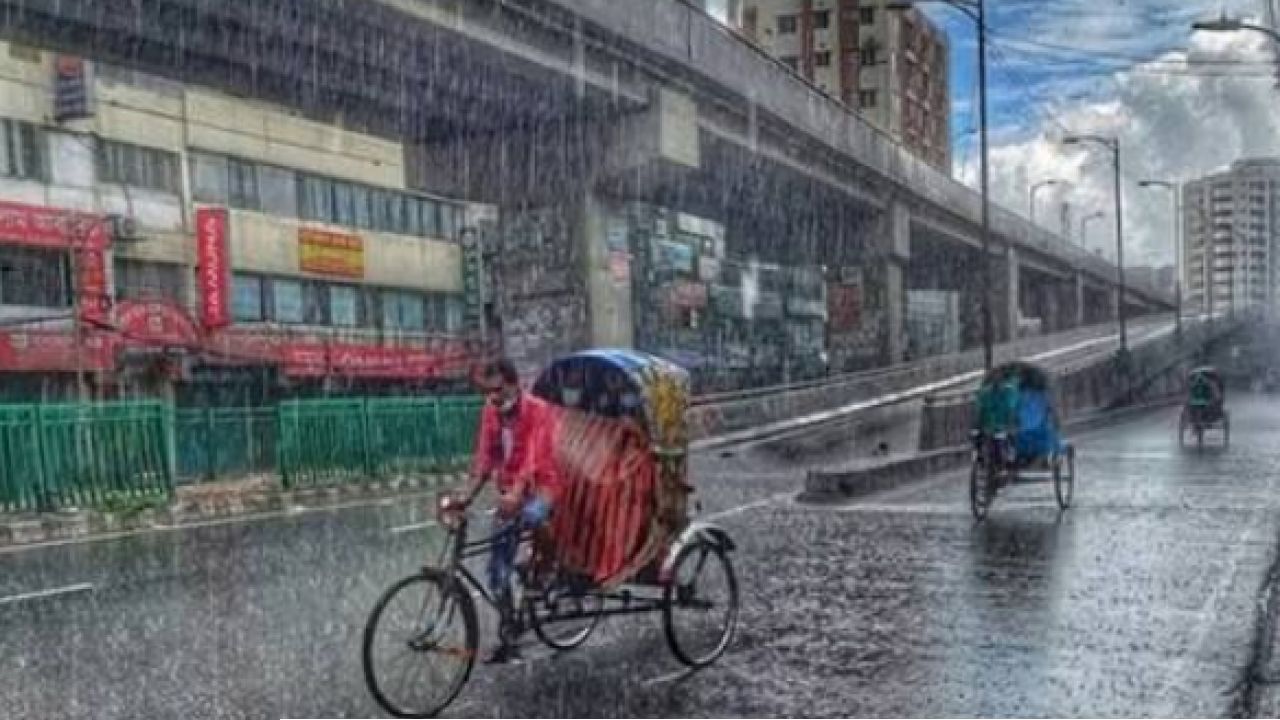 টানা বৃষ্টি কতদিন থাকবে, জানাল আবহাওয়া অফিস