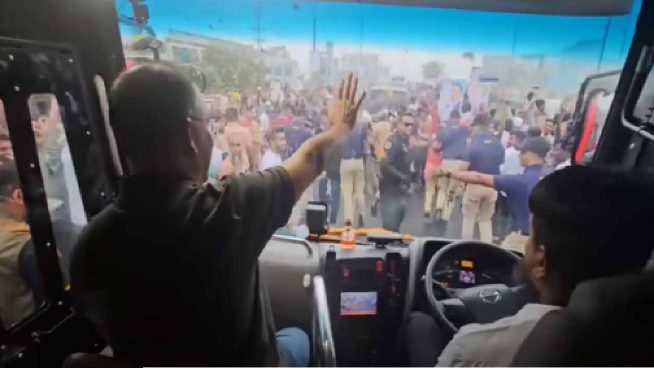 বরিশালের পথে প্রধানমন্ত্রী তারেক রহমান
