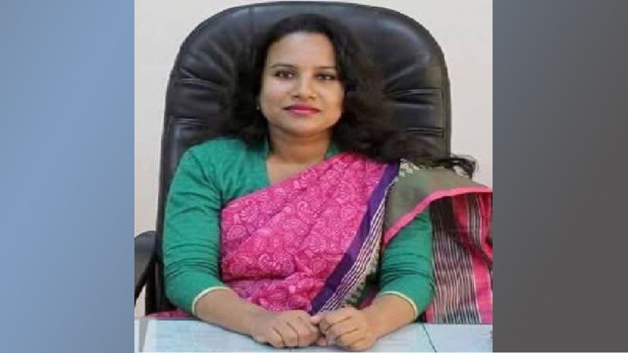 ঝালকাঠি পৌরসভার নবাগত প্রশাসকের দায়িত্বভার পেলেন জুলিয়া সুকায়না 