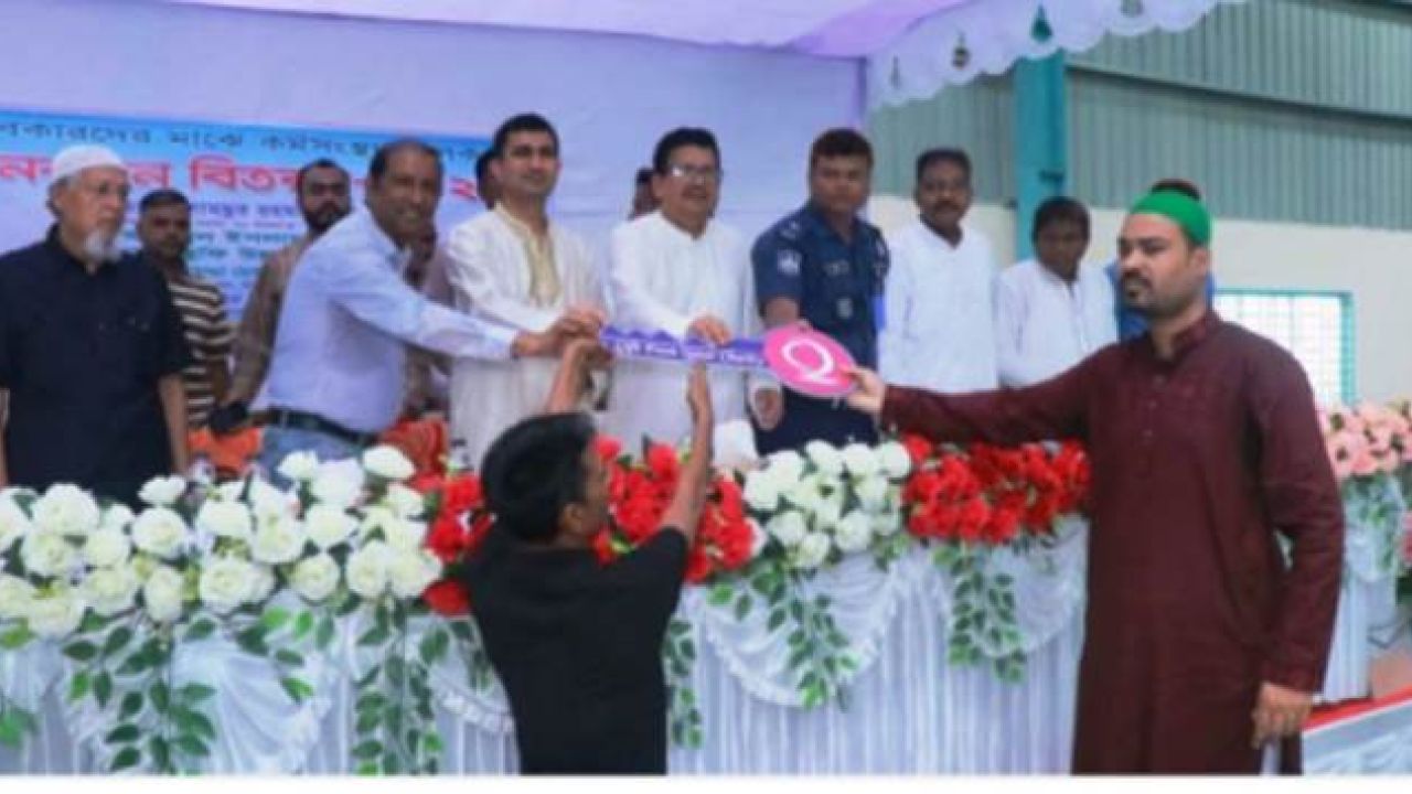 ​পাবনায় কর্মহীনদের মাঝে দেড় কোটি টাকার যানবাহন বিতরণ করলেন শিমুল বিশ্বাস এমপি