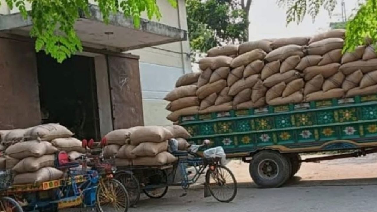 কামারগাঁ গুদামে চার সিন্ডিকেটে ধান সংগ্রহ বরাদ্দের ধান বিক্রি 