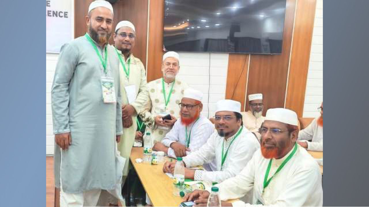 ​এক ফ্রেমে ছাত্রশিবির খুলনা মহানগরীর ৫ জন সাবেক সভাপতি ও এমপি হেলাল