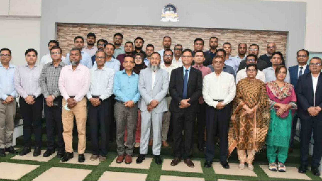 পুলিশ সদর দপ্তর পরিদর্শনে এএফডব্লিউসি'র প্রশিক্ষণার্থী কর্মকর্তারা
