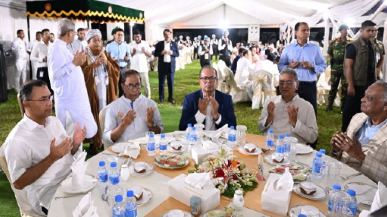 মিত্রদের নিয়ে নৈশভোজে প্রধানমন্ত্রী