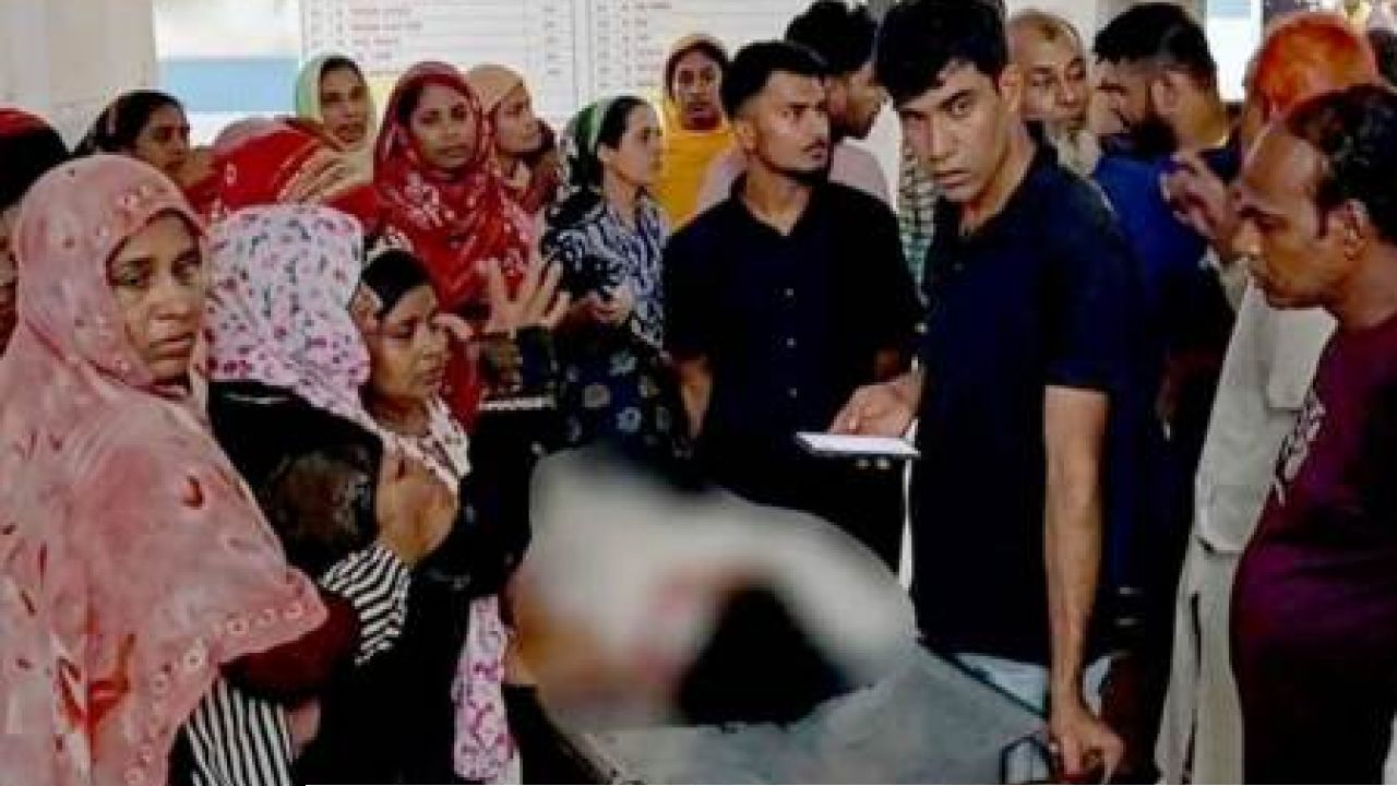 ​নড়াইলে ৫ বছরের শিশুকে ধর্ষণের পর হত্যার অভিযোগ, অভিযুক্ত রবিউল পলাতক