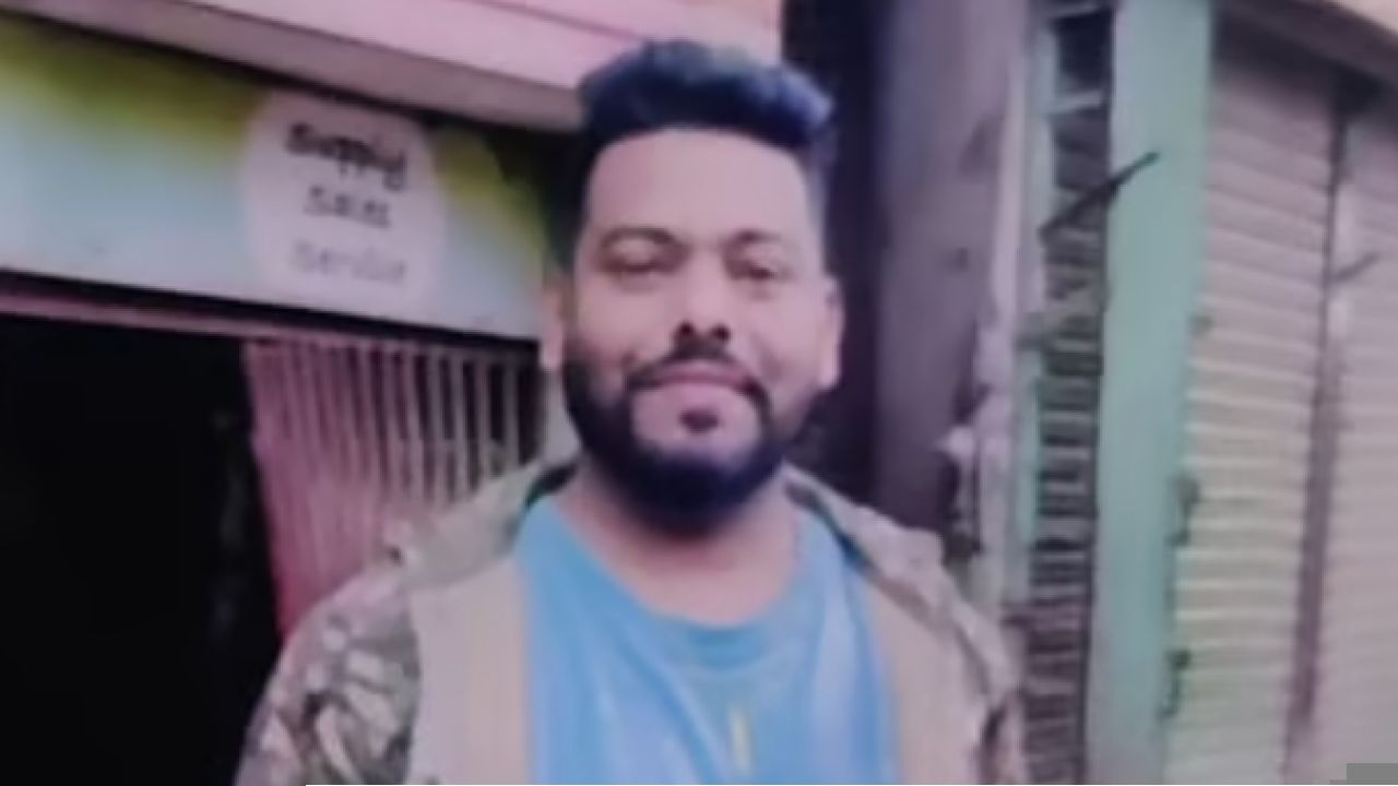 সবুজবাগে নৃশংসতা: দুই হাতের কবজি কেটে বিএনপি কর্মীকে কুপিয়ে হত্যা