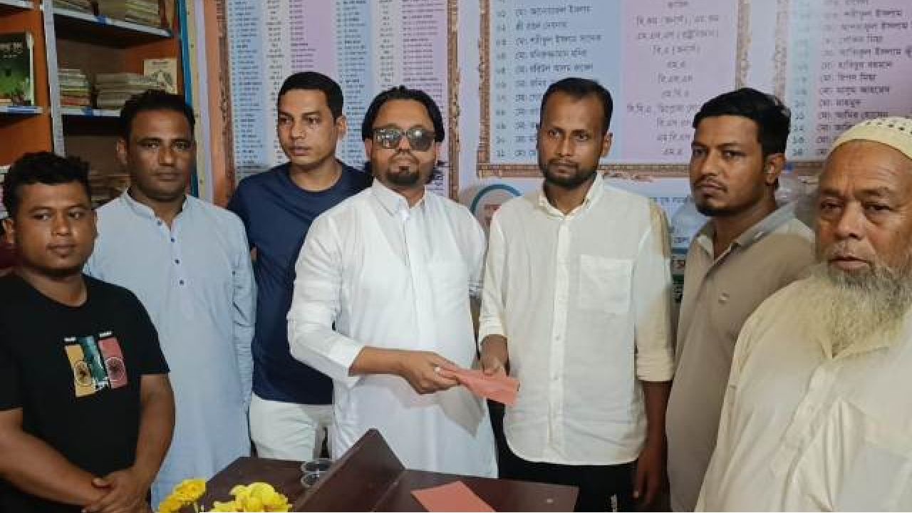 নবীনগর সেমন্তঘরের ইঞ্জিনিয়ার আব্দুল আজিজ,ক্যান্সার আক্রান্ত রোগীর পাশে, সহায়তা দিলেন ৫০ হাজার টাকা 