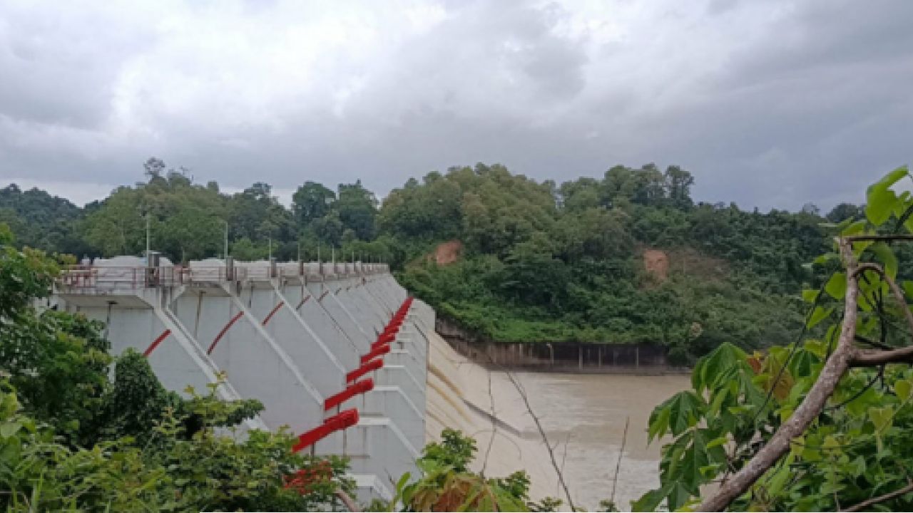 কাপ্তাই বাঁধের ১৬ জলকপাট বন্ধ, হ্রদের পানি নিরাপদ সীমায়