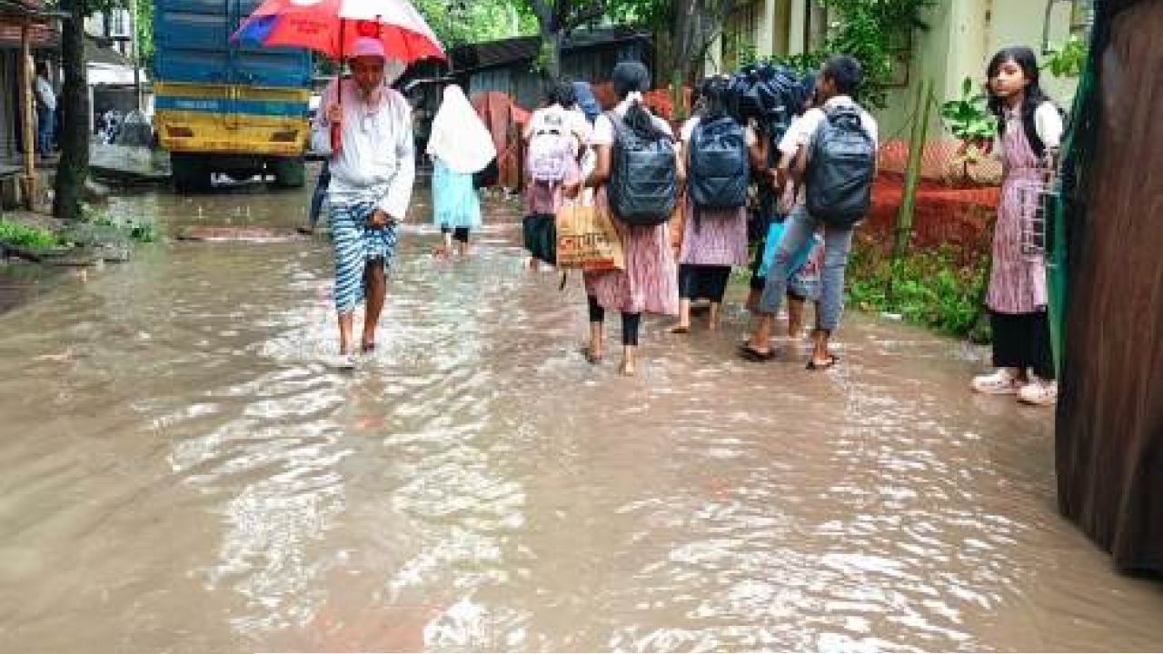 দায়সারা সংস্কারে দূর হয়নি জলাবদ্ধতা ভোগান্তিতে শিক্ষার্থীরা