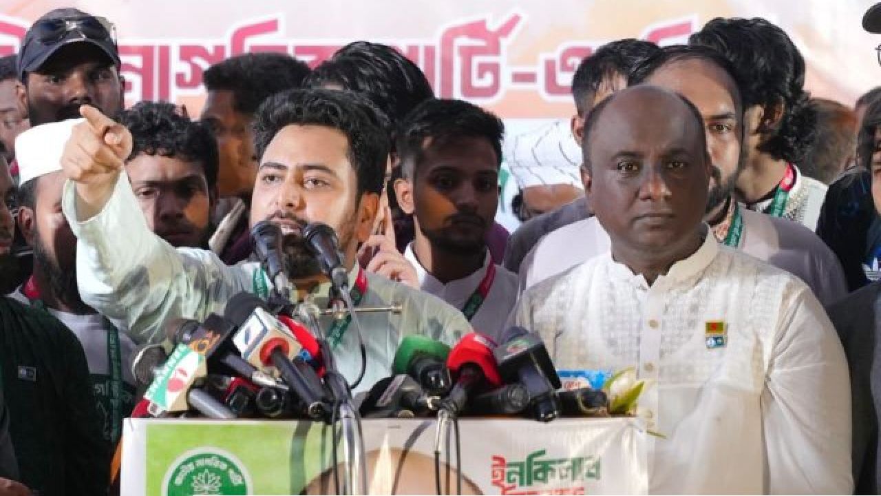 যে সরকার রাষ্ট্রপতি পরিবর্তন করার সক্ষমতা রাখে না সে দেশ পরিবর্তন করবে কীভাবে: নাহিদ ইসলাম